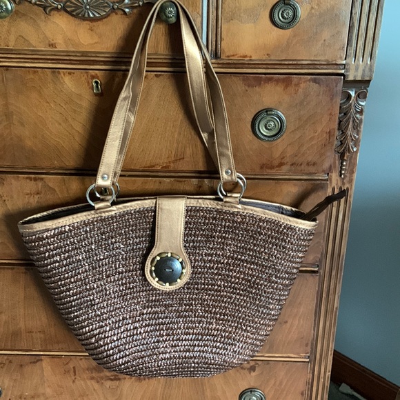 Straw type bag great for the beach - Picture 1 of 7